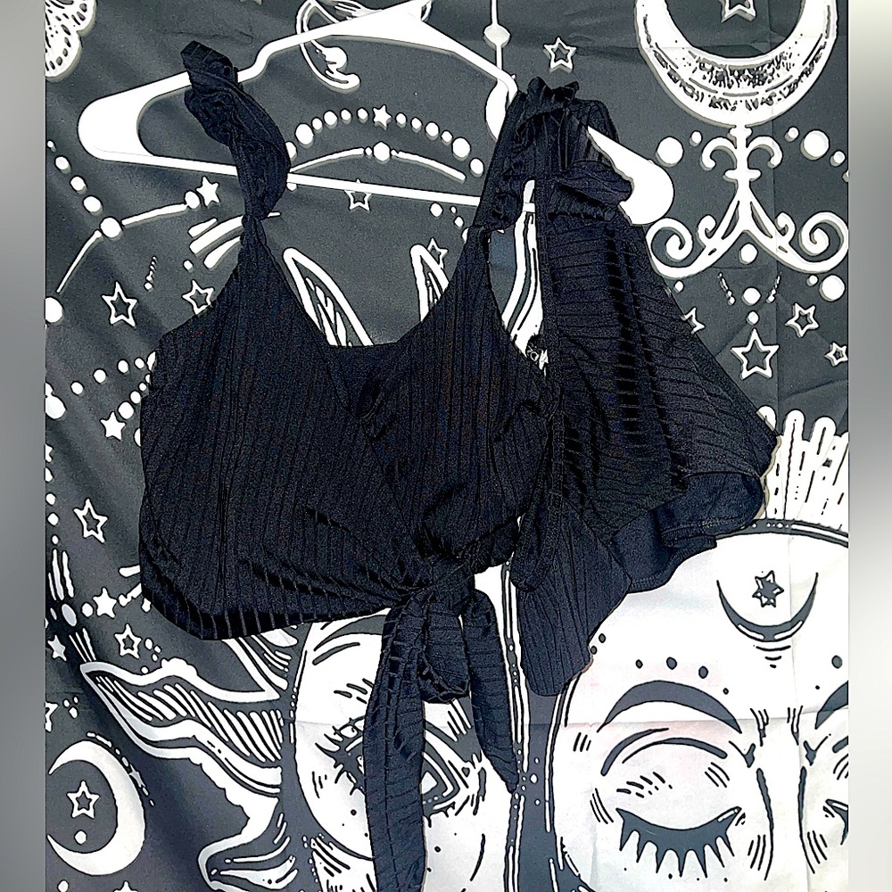Unused Black Medium Top Large Bottom Swimsuit Set